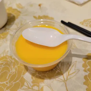 A most refreshing mango pudding!