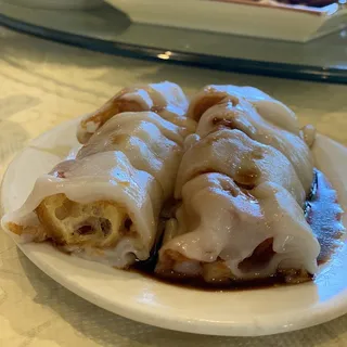 Rice Noodle Roll Stuffed with Chinese Donut