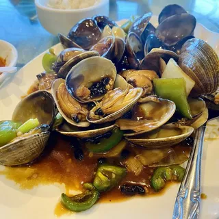 Clams Sauteed in Black Bean Sauce