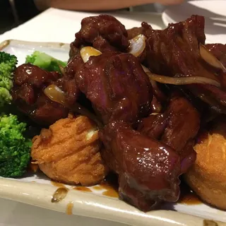 Tins Filet of Beef with Fresh Wild Mushrooms