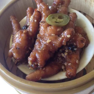 Steamed Chicken Feet in Black Bean Sauce
