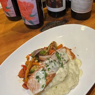 Salmon lemon glaze with vegetables and creamy mashed potatoes