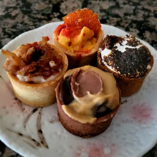 From left to clockwise: maple bacon, sriacha mango, smores, r peanut butter