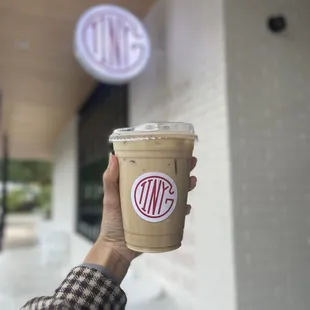 ig: @whatsviveating  |  iced vanilla latte