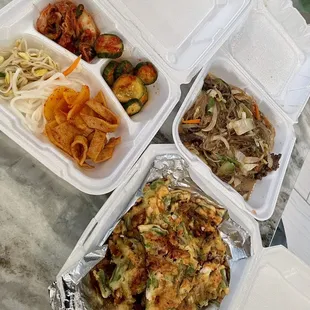 Banchan-jap chae- and seafood pancake