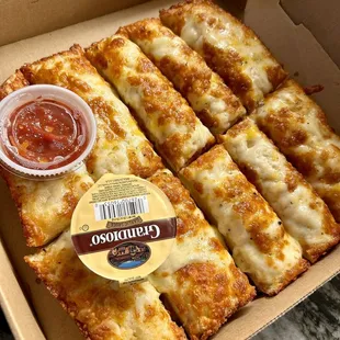Deep dish cheesy bread