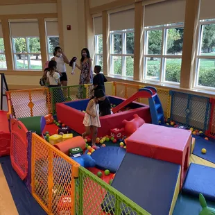 Silver package was spacious &amp; had a variety of toys to play with.