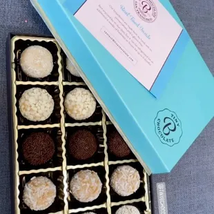 Gift box - 15 brigadeiros chocolate truffle
