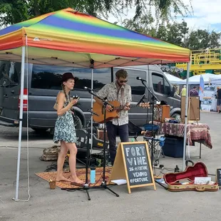 Live music/ entertainment