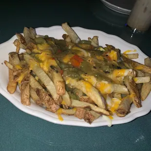 Green chili cheese fries