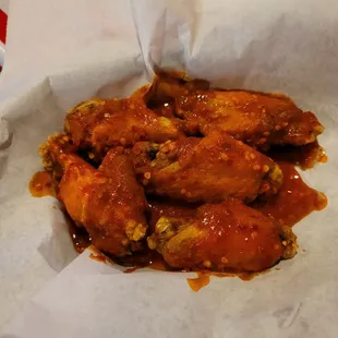 Spicy chicken wings, small order, delicious!