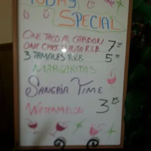 Today specials  No deges d disfrutar margaritas sangria !