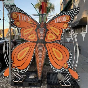 Sidewalk rustic art decor