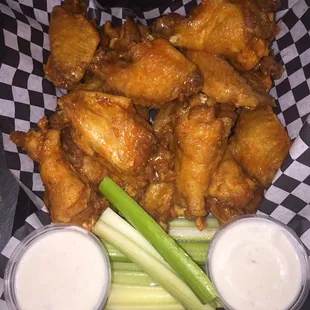 chicken wings and celery