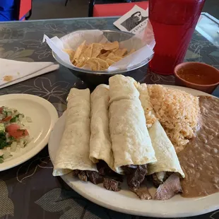 Two Al Carbon and Two Lengua = too much food