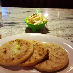 3 pupusas revueltas