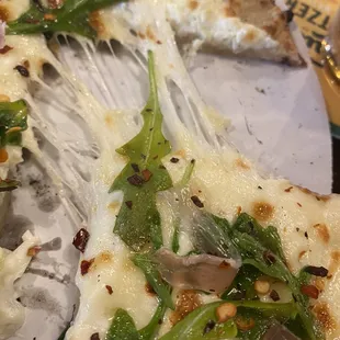 Look at that cheese pull!