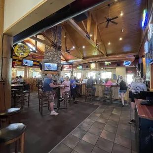 sushi and sashimi, interior