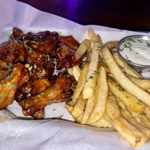 chicken wings, bbq chicken, fried chicken wings, food, bbq wings, chicken, fried chicken, chicken wings and fried chicken, poultry