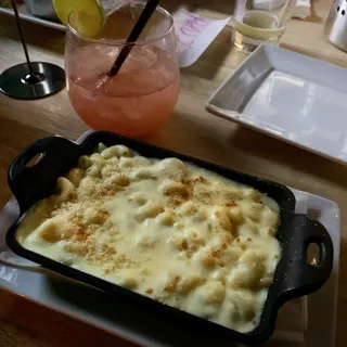 TRUFFLE MAC & CHEESE