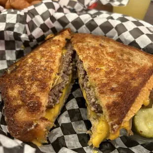 The bestest patty melt I swapped in American cheese and no tipsy sauce, cause that&apos;s an original patty melt recipe from yesteryear.