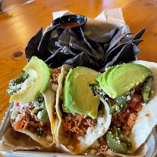 Chicken Rojo Avocado