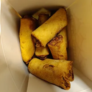 Lumpia chicken didn't look as crispy at first glance but I was proven wrong :)) . It was a party of flavors ! Highly recommend