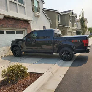 Black 22&quot; Rims from Tire and wheel outlet