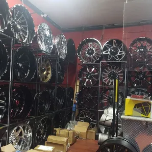 Nice selection of tires and rims. In hiuse financing. These guys are super efficient , friendly and polite.