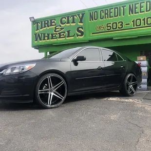 22&quot; Wheels and tires on the Chevy Malibue
