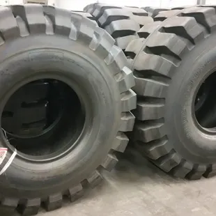Our Biiiiig Tires Bridgestone L5 OTR Tires