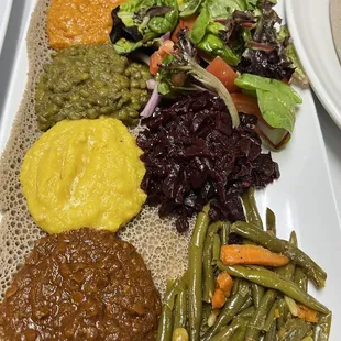 Beyaynetu (veggie combo)