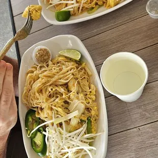 Pad thai chicken and tofu