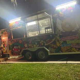 a food truck at night