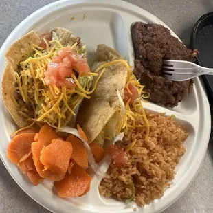 Hard shell shredded beef tacos combo plate