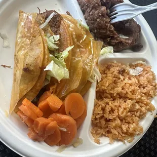 Shredded beef tacos Al vapor combo plate