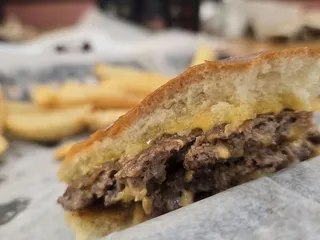 Carl's Donuts & Bakery