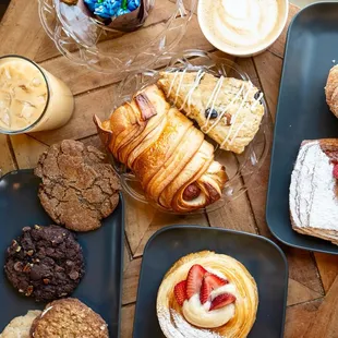 donuts, food, dough desserts