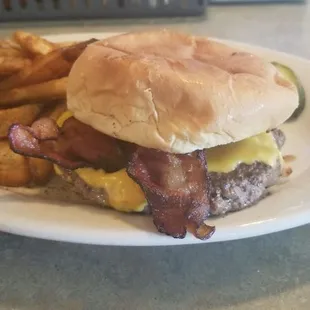 Foodie find!!   Best burger in Massillon? Canton? Ohio?  And the fries are sinful.