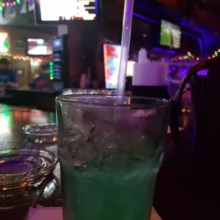 Went here while visiting. The blue hawaiian was very good. Strong island ice tea was very strong. Good place for a few drinks.