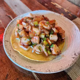 Tostada de pulpo (Octopus)