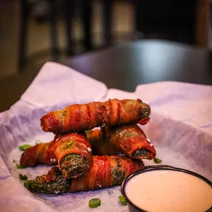 bacon wrapped asparagus with dipping sauce