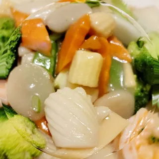 Curry Seafood with Garlic