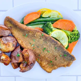 Crowd Fav: Walleye Dinner