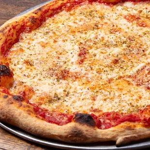 Quatro Formagi- New York

Mozzarella, ricotta, grated parmesan, Grana Padano, garlic oil, oregano, tomato sauce.