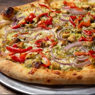 Pesto- New York

Chicken, red bell pepper, red onion, mozzarella, pesto.