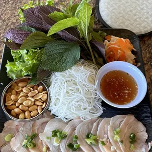 Banh Trang Cuon Thit Luoc