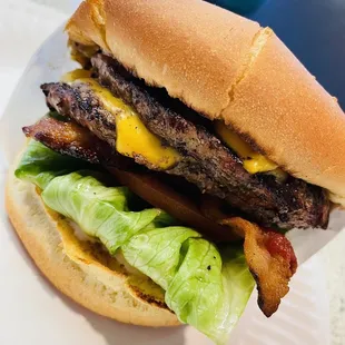 Double cheeseburger add bacon