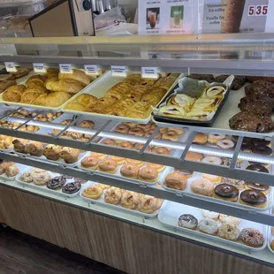 Good selection of donuts!