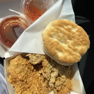 3 pc spicy w/ biscuit